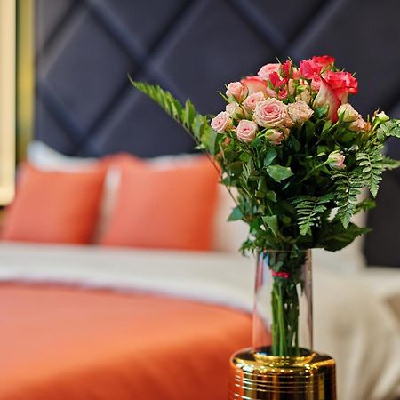 Hotel Pupin Novi Sad Luaran gambar A bouquet of flowers