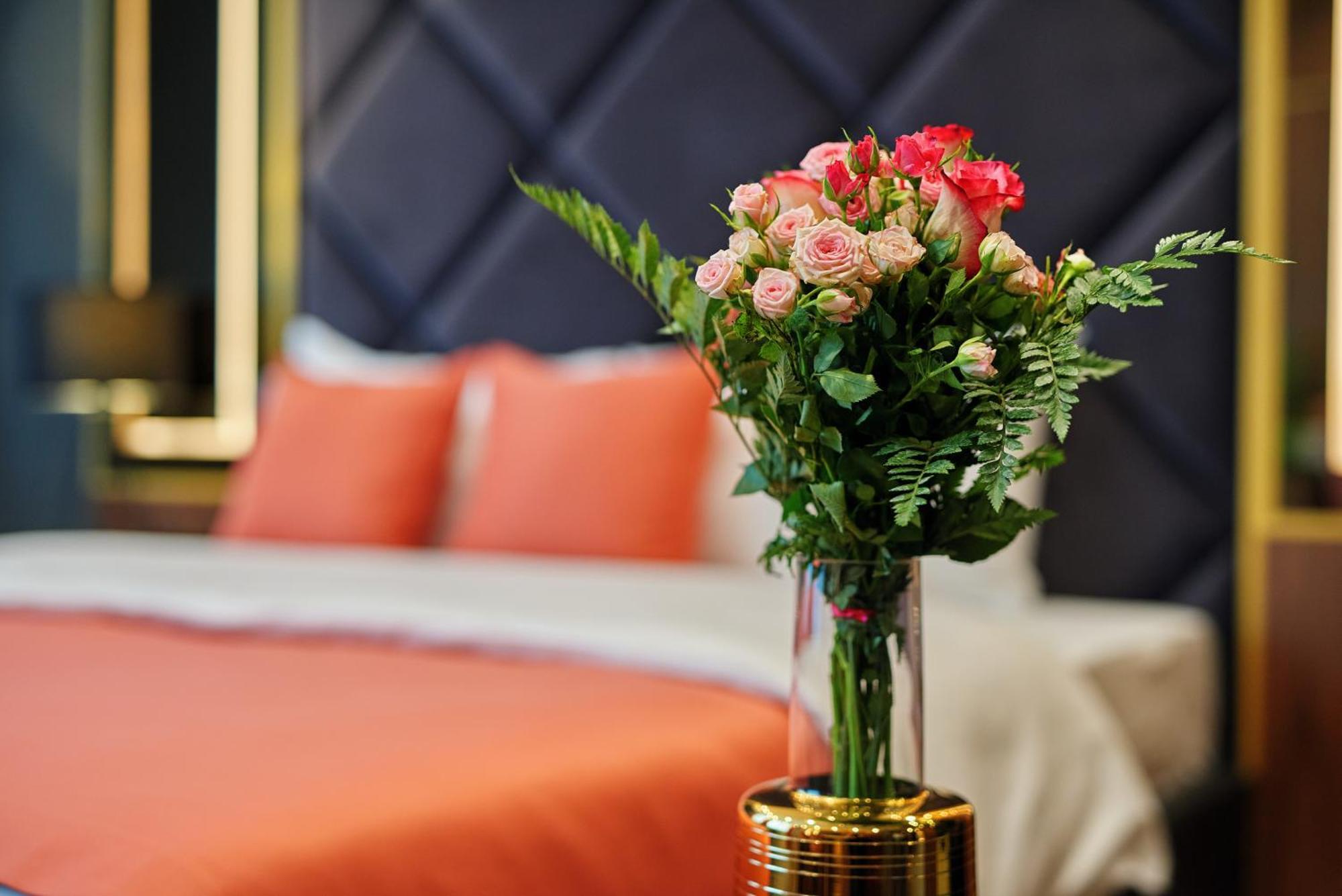Hotel Pupin Novi Sad Luaran gambar A bouquet of flowers