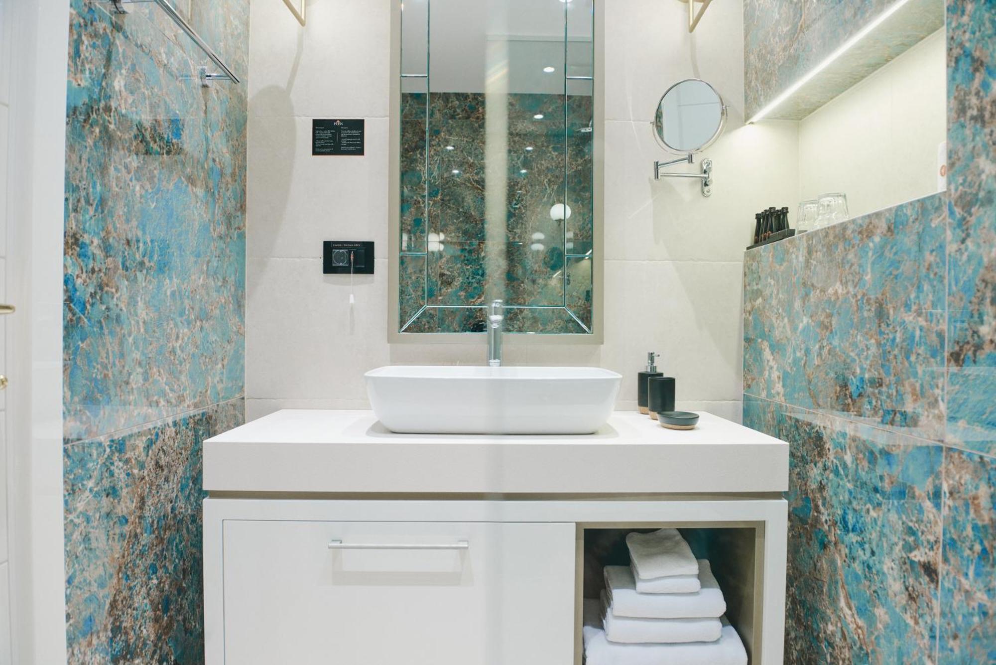 Hotel Pupin Novi Sad Luaran gambar Bathroom