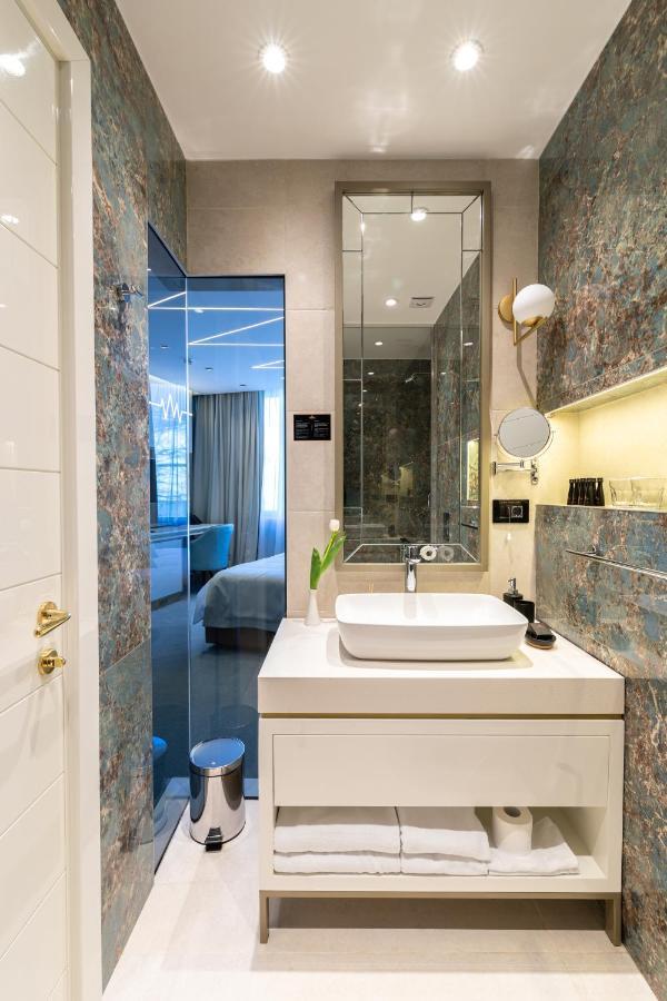 Hotel Pupin Novi Sad Luaran gambar Bathroom