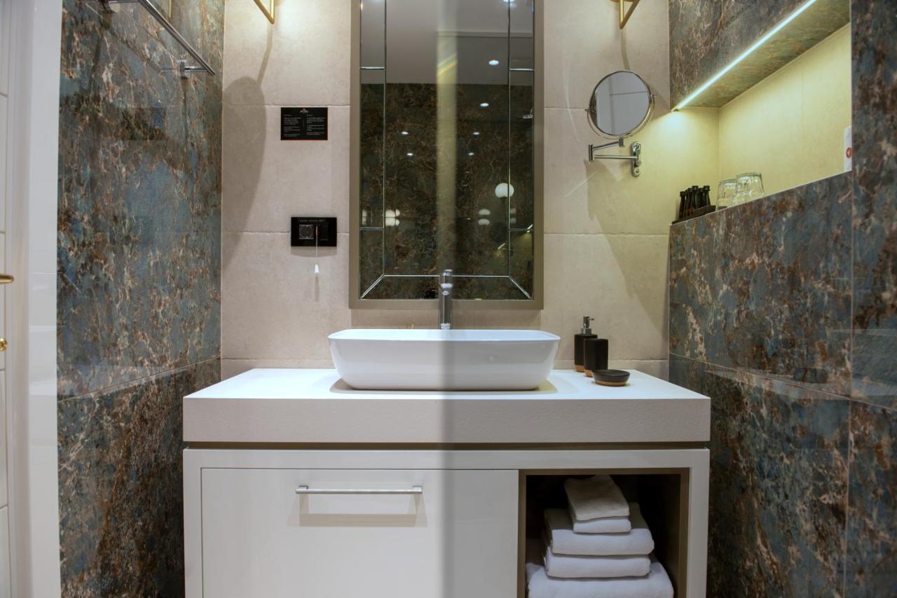 Hotel Pupin Novi Sad Luaran gambar Bathroom