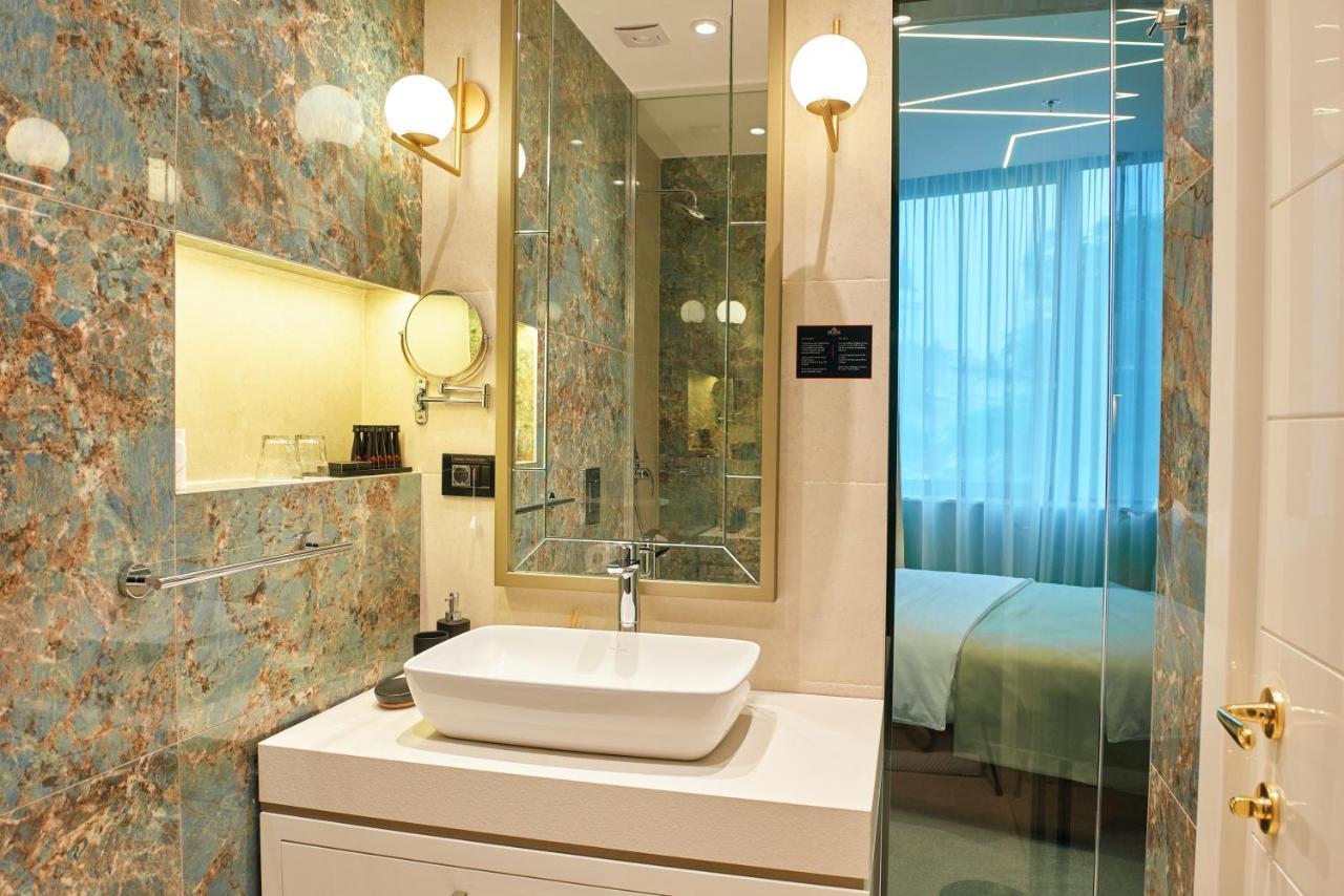 Hotel Pupin Novi Sad Luaran gambar Bathroom